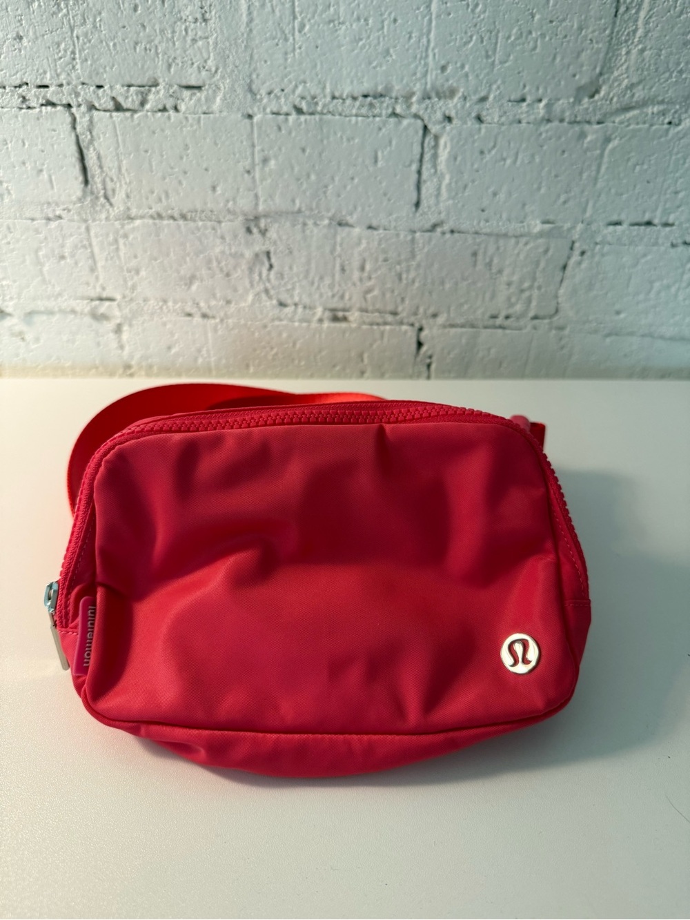 lululemon athletica neon pink everywhere belt bag 1L
